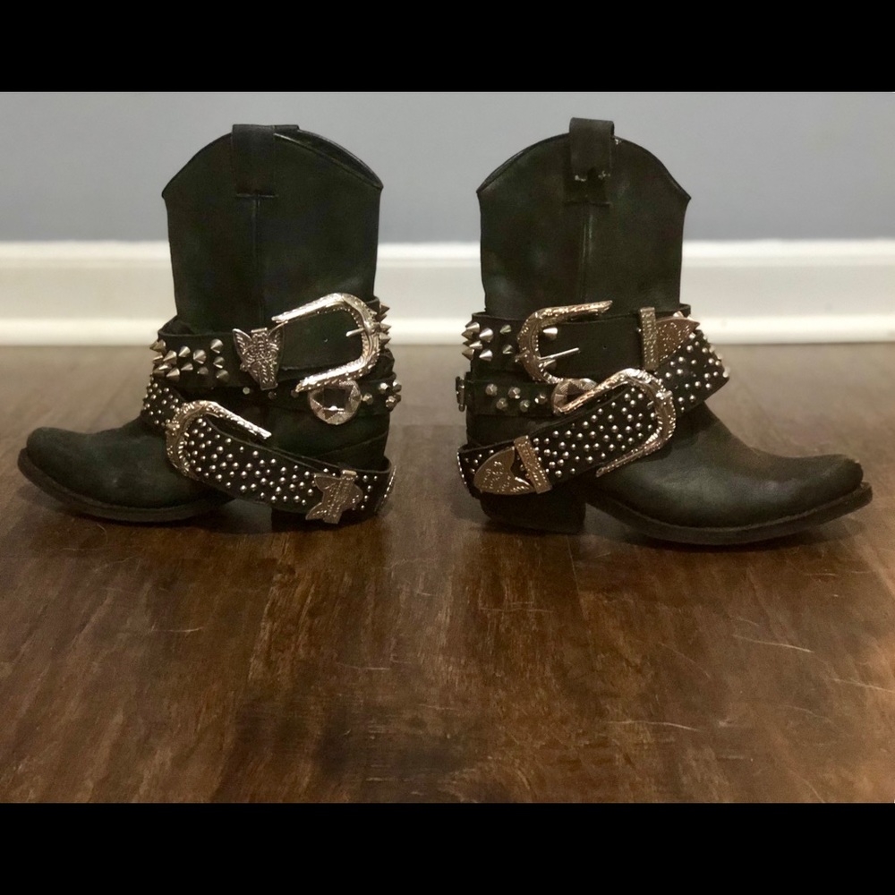 Jeffery Campbell Frontier Cowboy boots!
